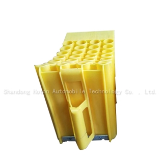 Heavy truck parking wedge